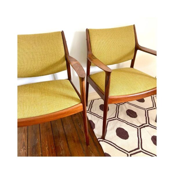 Paire de fauteuils scandinaves